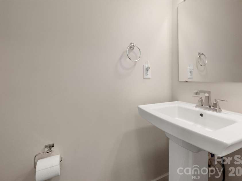 2025 Birchside Drive, Charlotte, NC 28205.  MLS# CAR4401208, YatesRealty ID 17854. 