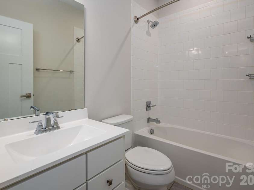 2025 Birchside Drive, Charlotte, NC 28205.  MLS# CAR4401208, YatesRealty ID 17854. 
