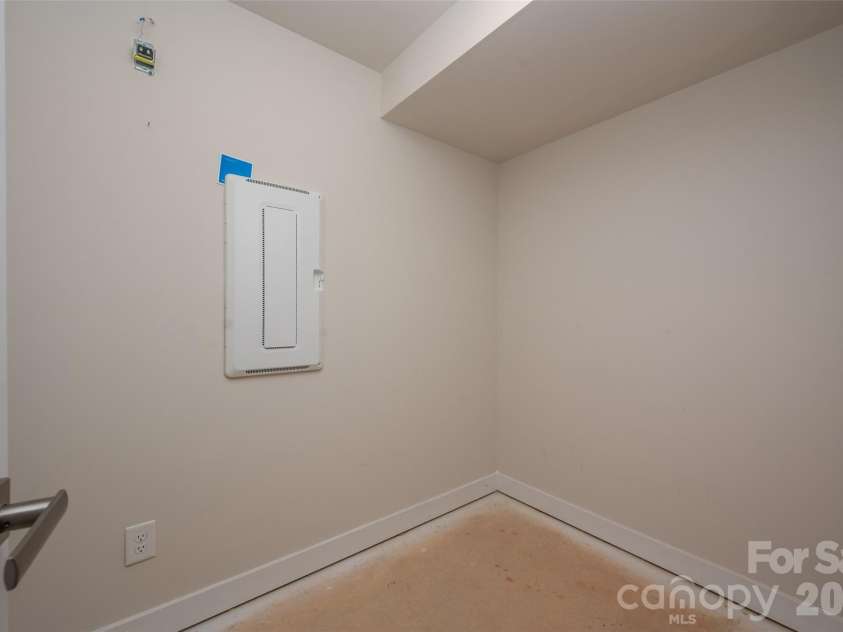 2025 Birchside Drive, Charlotte, NC 28205.  MLS# CAR4401208, YatesRealty ID 17854. 