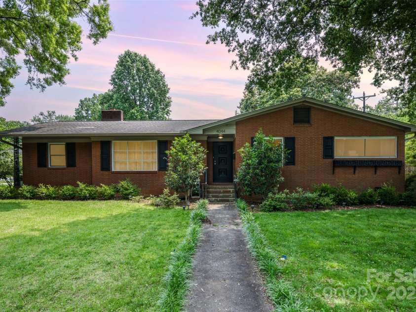 4044 Somerdale Lane, Charlotte, NC 28205.  MLS# CAR4265234, YatesRealty ID 17854. 