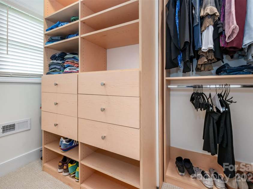 4044 Somerdale Lane, Charlotte, NC 28205.  MLS# CAR4265234, YatesRealty ID 17854. Walk in closet off Primary Bedroom