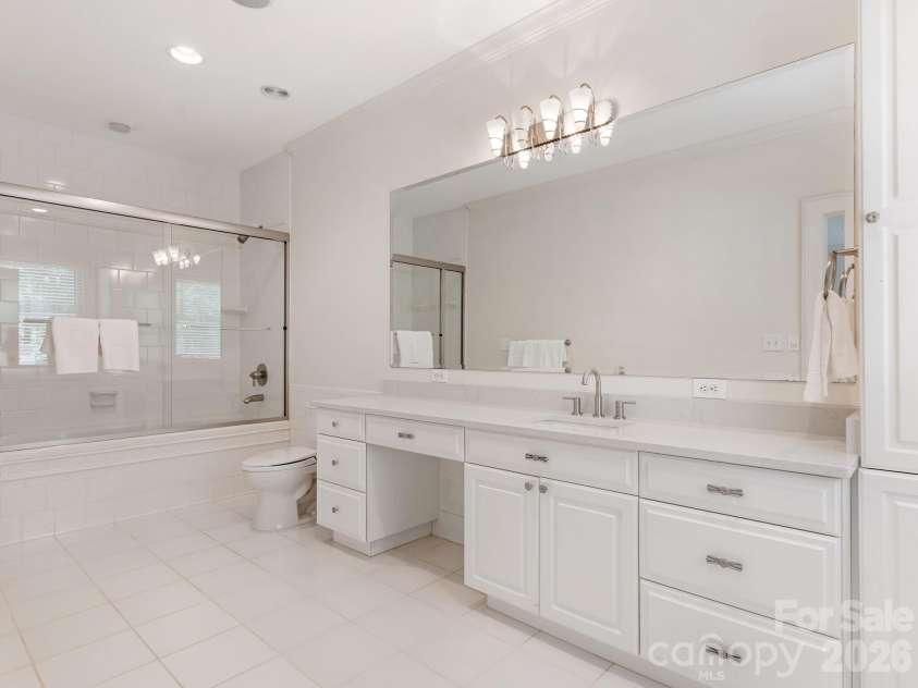 9505 Greyson Ridge Drive, Charlotte, NC 28277.  MLS# CAR4355781, YatesRealty ID 17855. Full Bath 