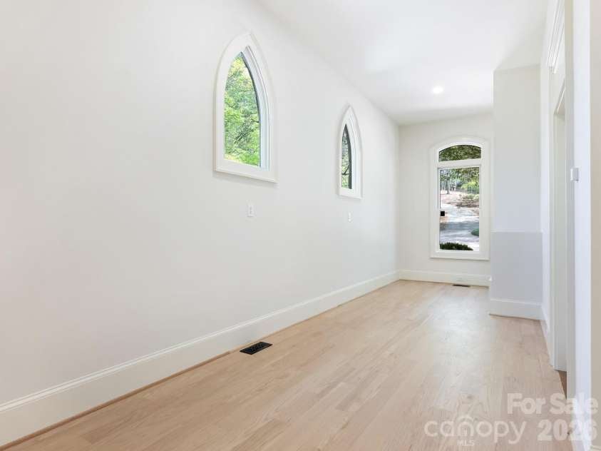 9505 Greyson Ridge Drive, Charlotte, NC 28277.  MLS# CAR4355781, YatesRealty ID 17855. Primary Closet 