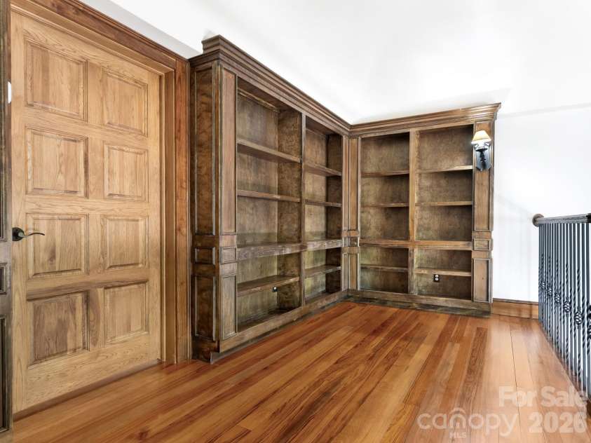 9505 Greyson Ridge Drive, Charlotte, NC 28277.  MLS# CAR4355781, YatesRealty ID 17855. Upper Level Library 