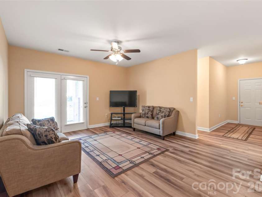 16439 Golden River Lane, Charlotte, NC 28277.  MLS# CAR4360142, YatesRealty ID 17856. Living Room