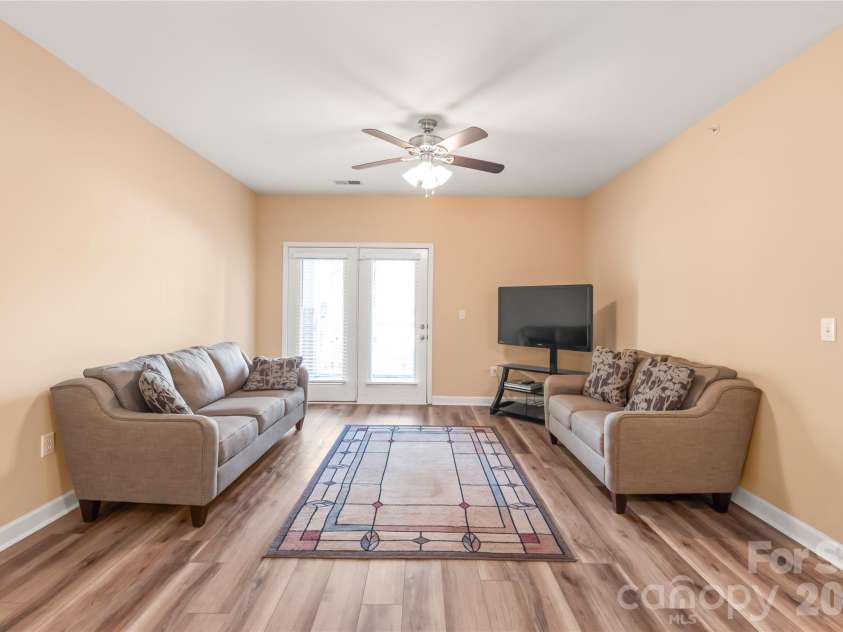 16439 Golden River Lane, Charlotte, NC 28277.  MLS# CAR4360142, YatesRealty ID 17856. Living Room