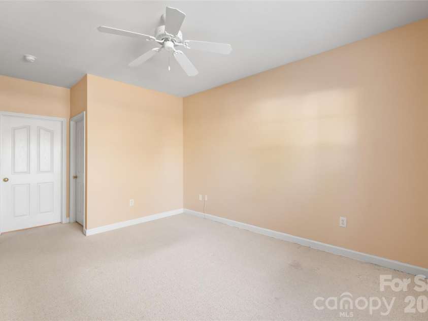 16439 Golden River Lane, Charlotte, NC 28277.  MLS# CAR4360142, YatesRealty ID 17856. Primary Bedroom