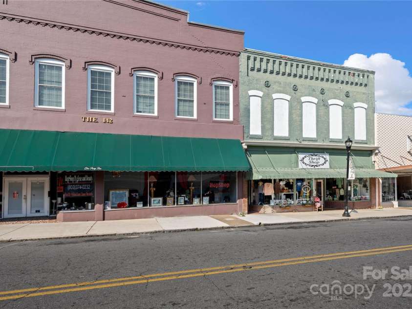 167 Saluda Street, Chester, SC 29706.  MLS# CAR4232529, YatesRealty ID 17857. Downtown Chester businesses