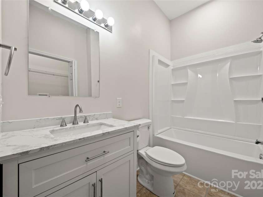 167 Saluda Street, Chester, SC 29706.  MLS# CAR4232529, YatesRealty ID 17857. Hall Bath