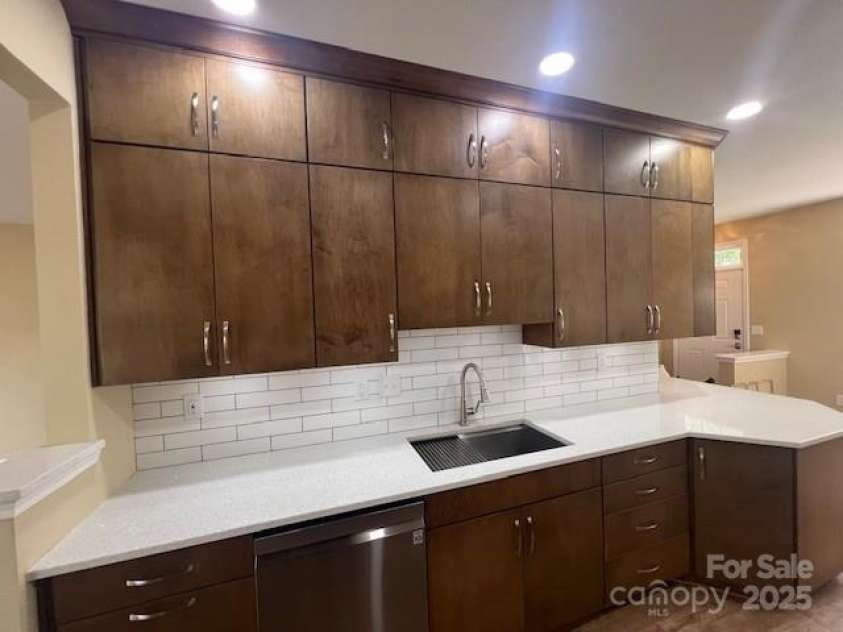 12378 Swan Wings Place, Huntersville, NC 28078.  MLS# CAR4267446, YatesRealty ID 17858. 
