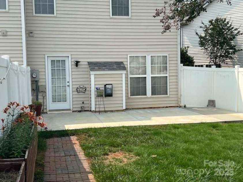 12378 Swan Wings Place, Huntersville, NC 28078.  MLS# CAR4267446, YatesRealty ID 17858. 