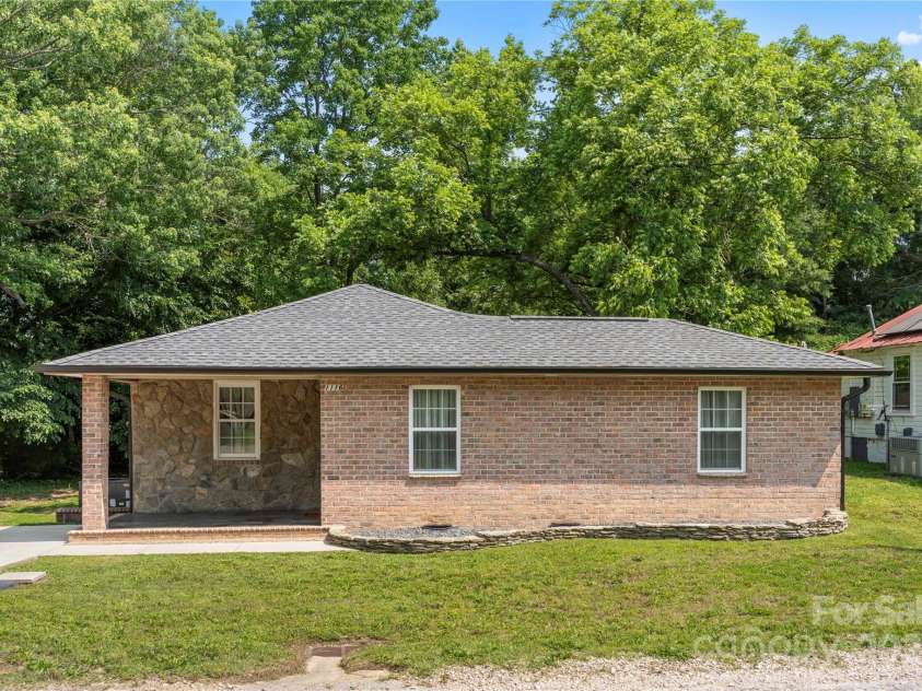 1116 Juniper Street, Kannapolis, NC 28081.  MLS# CAR4267087, YatesRealty ID 17859. 
