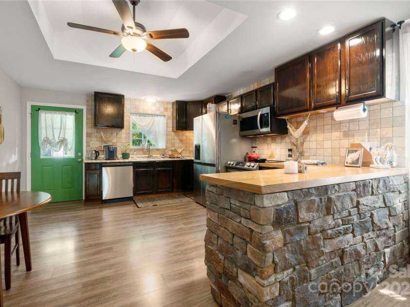 1116 Juniper Street, Kannapolis, NC 28081.  MLS# CAR4267087, YatesRealty ID 17859. 