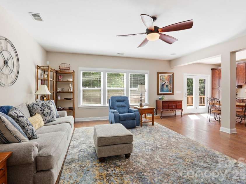 2020 Madeira Circle, Waxhaw, NC 28173.  MLS# CAR4370388, YatesRealty ID 17859. 