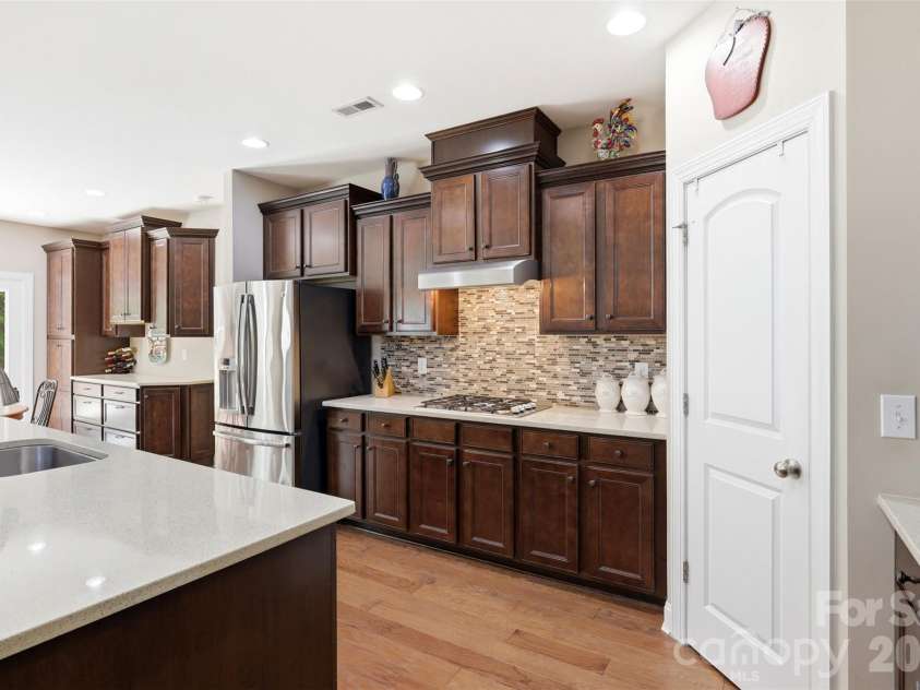 2020 Madeira Circle, Waxhaw, NC 28173.  MLS# CAR4370388, YatesRealty ID 17859. 