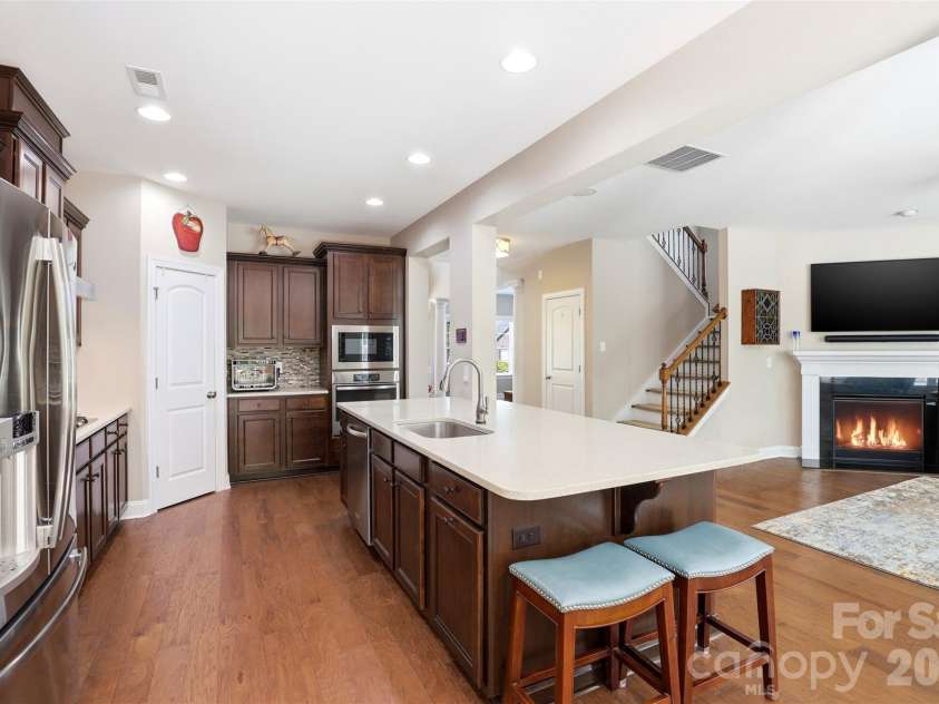 2020 Madeira Circle, Waxhaw, NC 28173.  MLS# CAR4370388, YatesRealty ID 17859. 