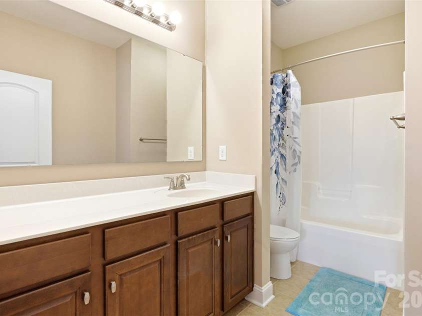 2020 Madeira Circle, Waxhaw, NC 28173.  MLS# CAR4370388, YatesRealty ID 17859. 