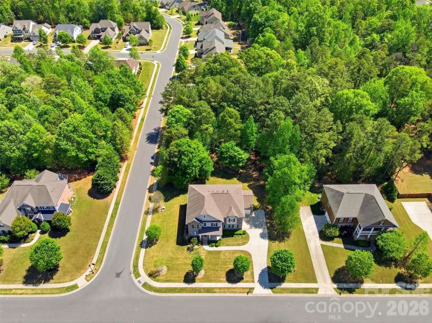2020 Madeira Circle, Waxhaw, NC 28173.  MLS# CAR4370388, YatesRealty ID 17859. 