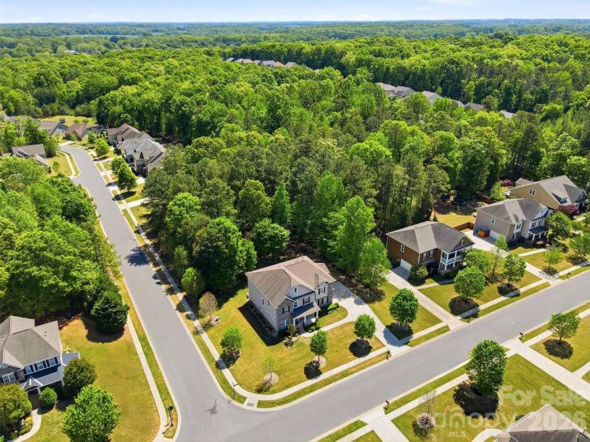 2020 Madeira Circle, Waxhaw, NC 28173.  MLS# CAR4370388, YatesRealty ID 17859. 