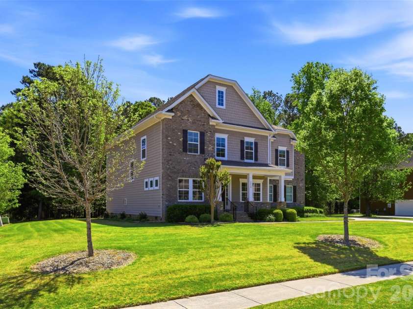 2020 Madeira Circle, Waxhaw, NC 28173.  MLS# CAR4370388, YatesRealty ID 17859. 