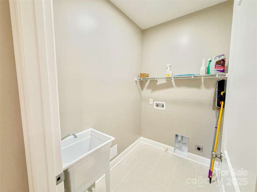 926 Poplar Street, Albemarle, NC 28001.  MLS# CAR4226386, YatesRealty ID 1786. 