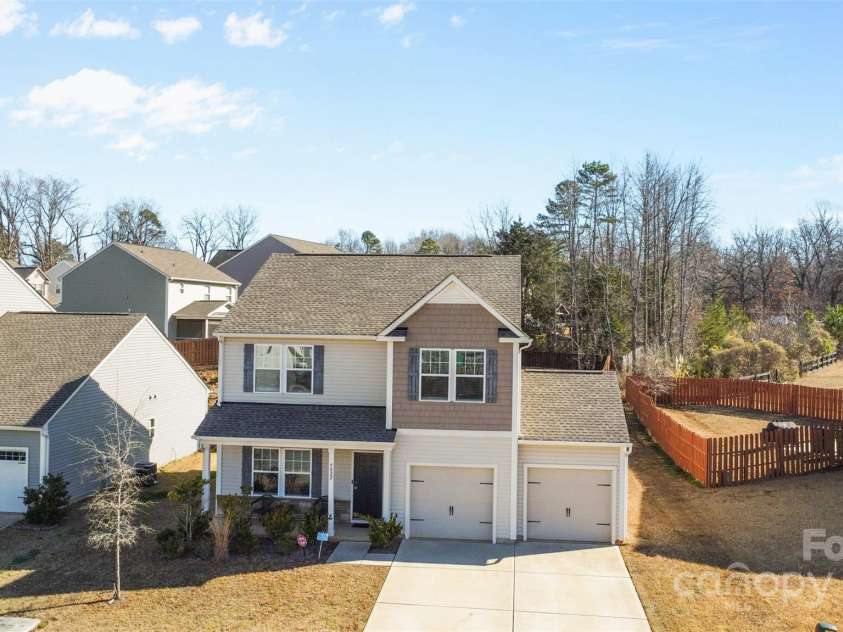 9022 Colwick Hill Lane, Charlotte, NC 28215.  MLS# CAR4221641, YatesRealty ID 17862. 