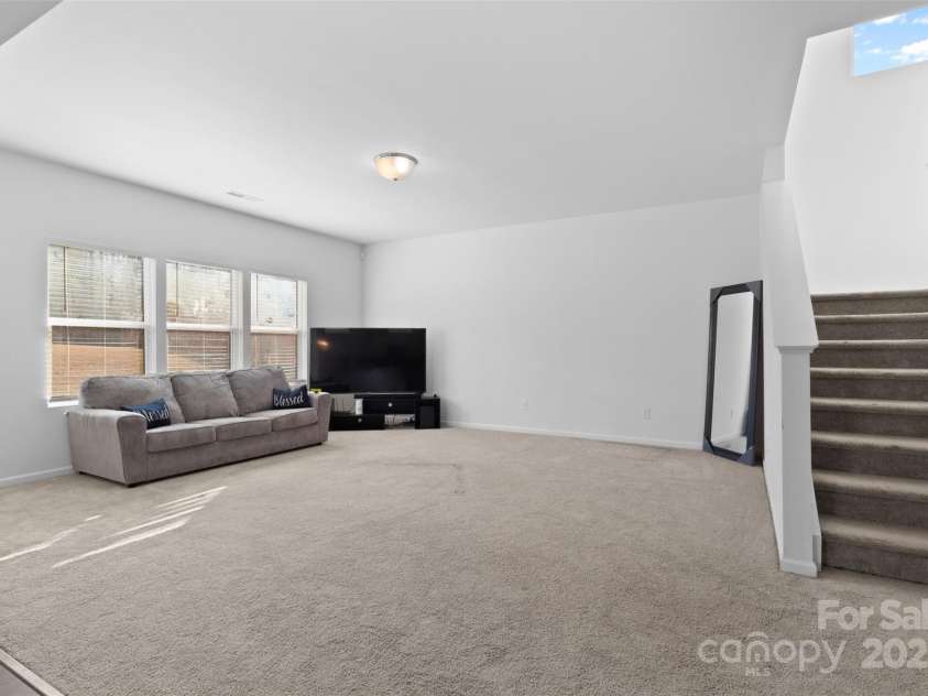 9022 Colwick Hill Lane, Charlotte, NC 28215.  MLS# CAR4221641, YatesRealty ID 17862. 