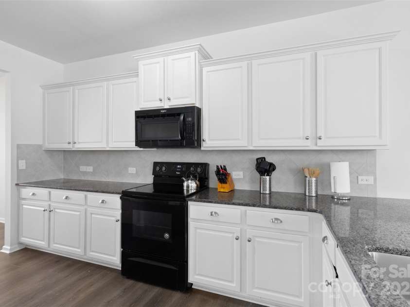 9022 Colwick Hill Lane, Charlotte, NC 28215.  MLS# CAR4221641, YatesRealty ID 17862. 