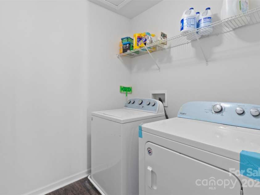 9022 Colwick Hill Lane, Charlotte, NC 28215.  MLS# CAR4221641, YatesRealty ID 17862. 