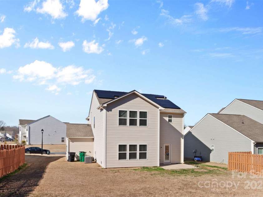 9022 Colwick Hill Lane, Charlotte, NC 28215.  MLS# CAR4221641, YatesRealty ID 17862. 