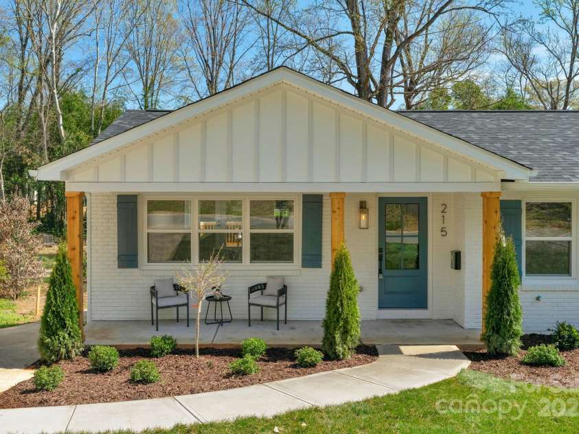 215 Wyanoke Avenue, Charlotte, NC 28205.  MLS# CAR4279883, YatesRealty ID 17863. 