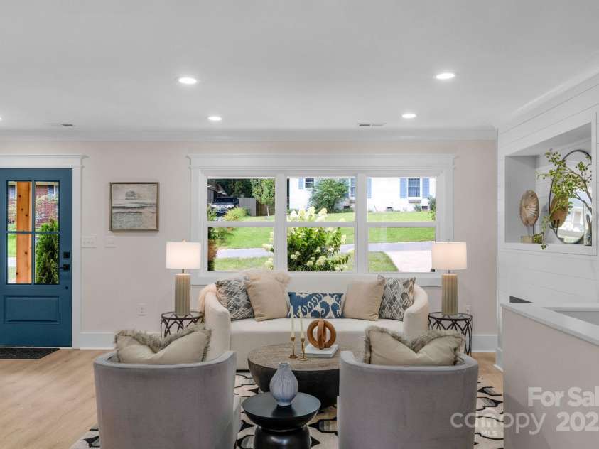 215 Wyanoke Avenue, Charlotte, NC 28205.  MLS# CAR4279883, YatesRealty ID 17863. 