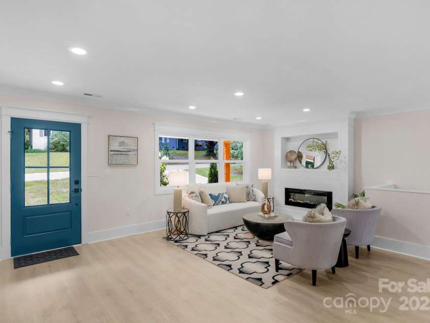 215 Wyanoke Avenue, Charlotte, NC 28205.  MLS# CAR4279883, YatesRealty ID 17863. 