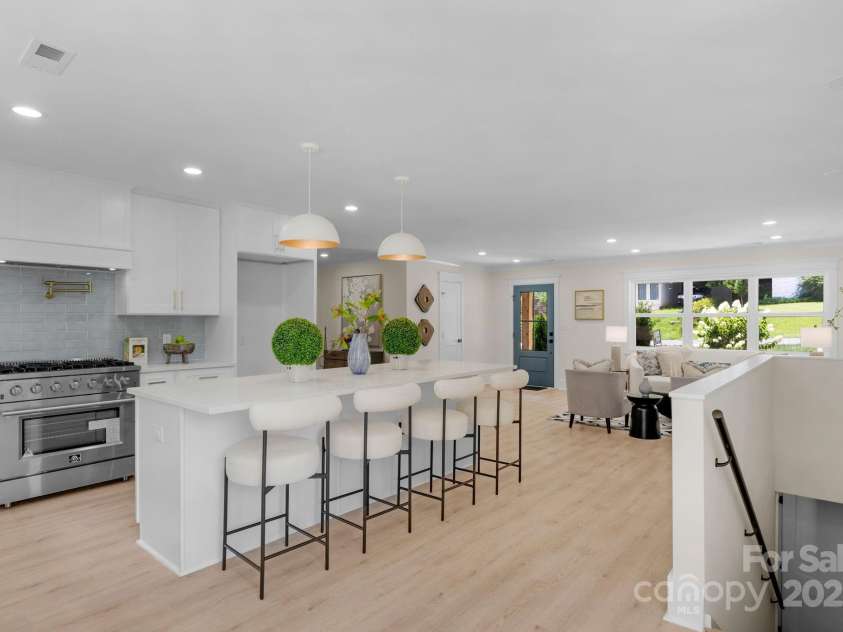 215 Wyanoke Avenue, Charlotte, NC 28205.  MLS# CAR4279883, YatesRealty ID 17863. 