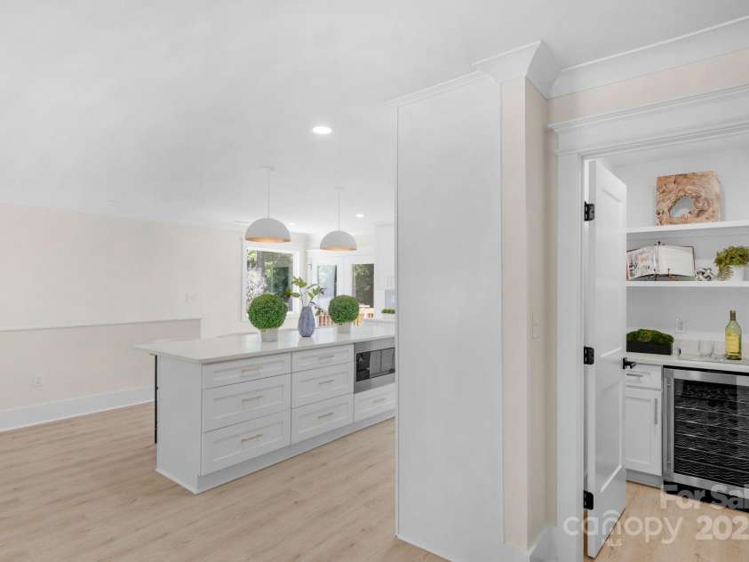 215 Wyanoke Avenue, Charlotte, NC 28205.  MLS# CAR4279883, YatesRealty ID 17863. 