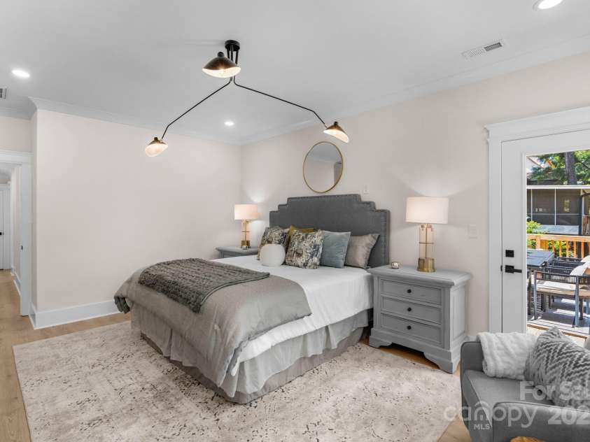 215 Wyanoke Avenue, Charlotte, NC 28205.  MLS# CAR4279883, YatesRealty ID 17863. 