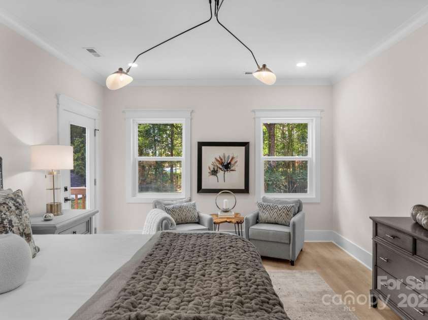 215 Wyanoke Avenue, Charlotte, NC 28205.  MLS# CAR4279883, YatesRealty ID 17863. 