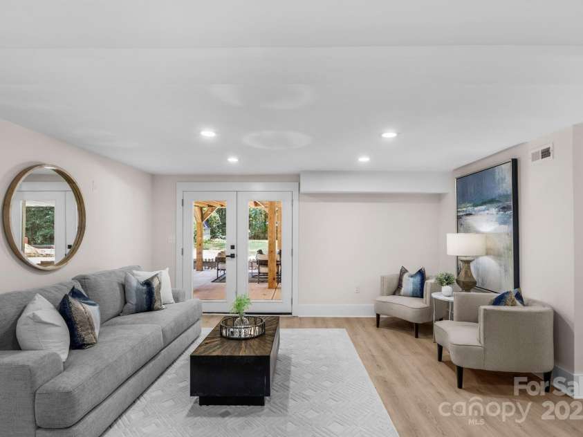 215 Wyanoke Avenue, Charlotte, NC 28205.  MLS# CAR4279883, YatesRealty ID 17863. 