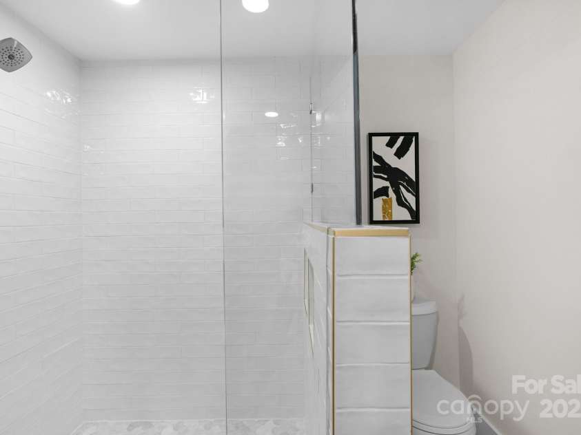 215 Wyanoke Avenue, Charlotte, NC 28205.  MLS# CAR4279883, YatesRealty ID 17863. 