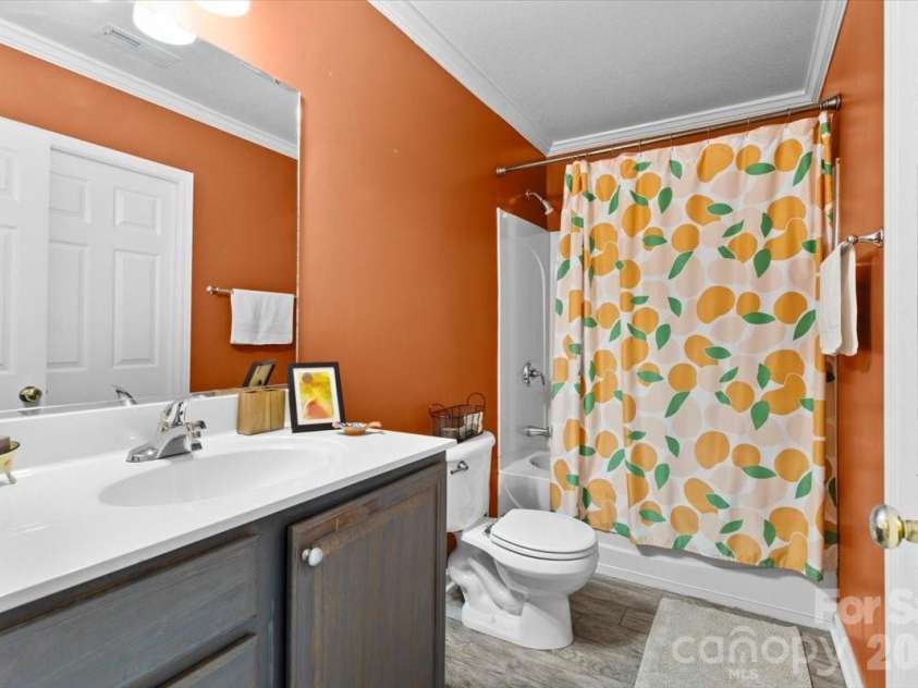 92 Rotunda Circle, Asheville, NC 28806.  MLS# CAR4372964, YatesRealty ID 17863. 2nd level bathroom 1