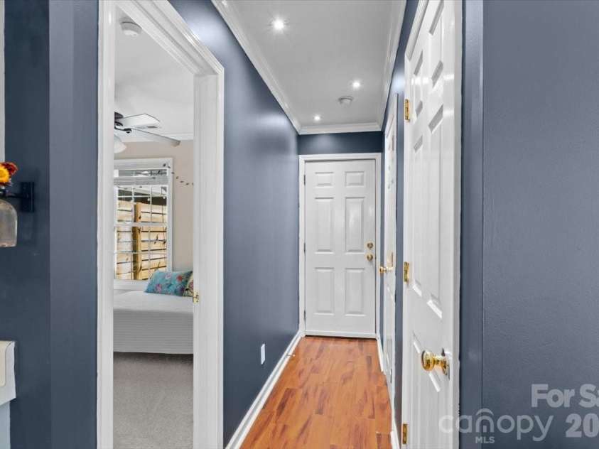 92 Rotunda Circle, Asheville, NC 28806.  MLS# CAR4372964, YatesRealty ID 17863. 