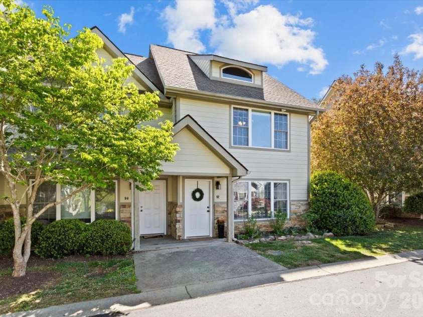 92 Rotunda Circle, Asheville, NC 28806.  MLS# CAR4372964, YatesRealty ID 17863. 