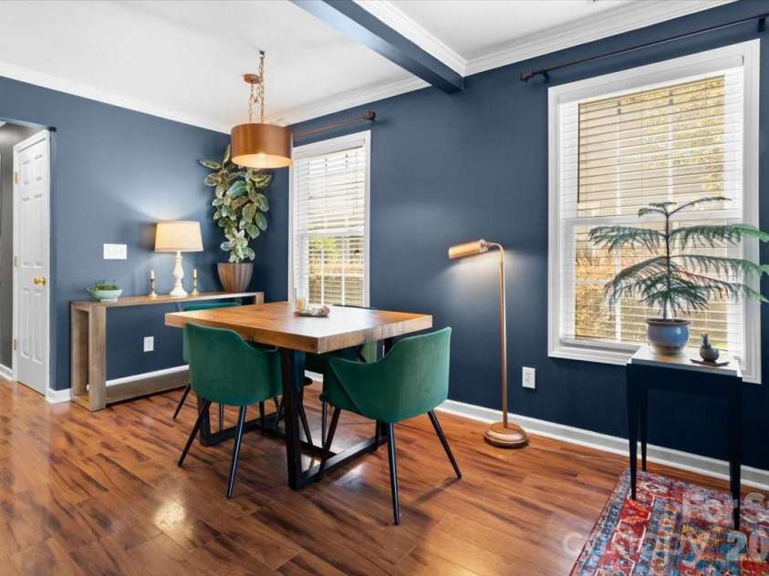 92 Rotunda Circle, Asheville, NC 28806.  MLS# CAR4372964, YatesRealty ID 17863. Dining area