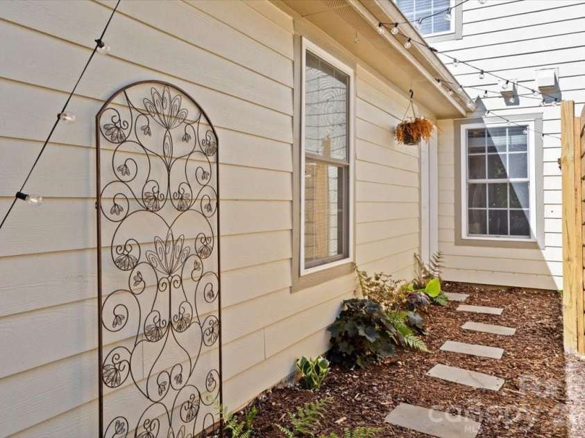 92 Rotunda Circle, Asheville, NC 28806.  MLS# CAR4372964, YatesRealty ID 17863. Garage side access