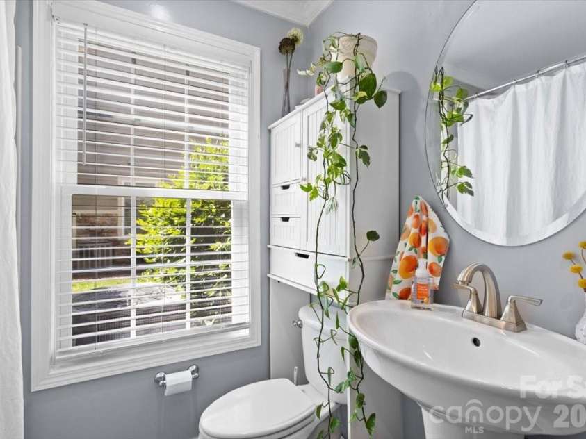 92 Rotunda Circle, Asheville, NC 28806.  MLS# CAR4372964, YatesRealty ID 17863. Lower level full bath