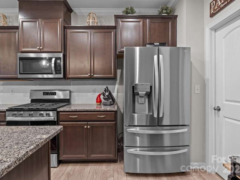 16038 Red Buckeye Lane, Huntersville, NC 28078.  MLS# CAR4241328, YatesRealty ID 17864. 