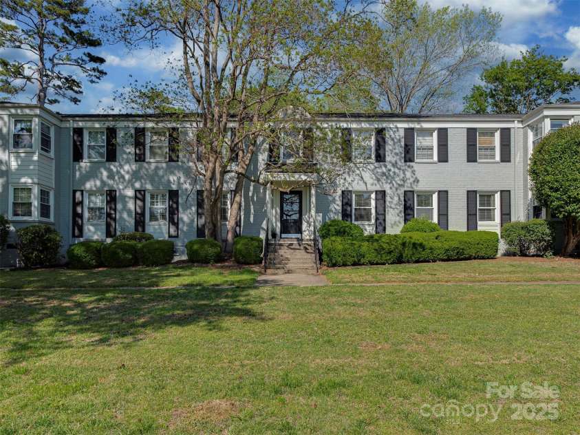 216 Wakefield Drive, Charlotte, NC 28209.  MLS# CAR4246262, YatesRealty ID 17865. 