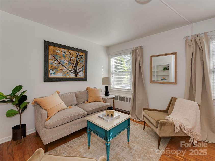 216 Wakefield Drive, Charlotte, NC 28209.  MLS# CAR4246262, YatesRealty ID 17865. 