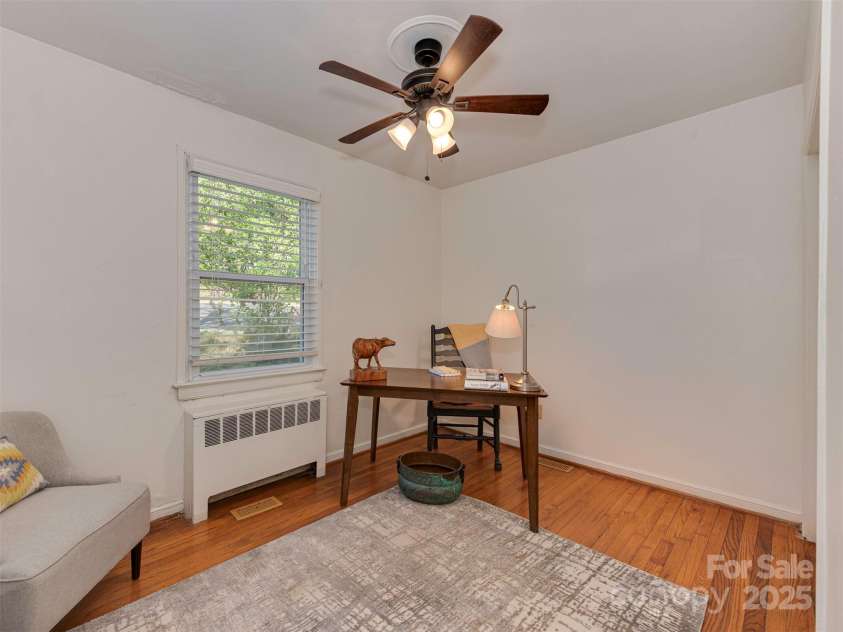 216 Wakefield Drive, Charlotte, NC 28209.  MLS# CAR4246262, YatesRealty ID 17865. 