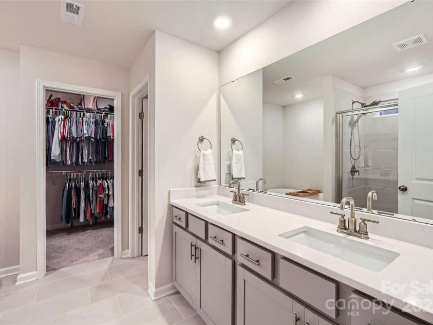15116 Caspian Way, Charlotte, NC 28278.  MLS# CAR4245976, YatesRealty ID 17866. 